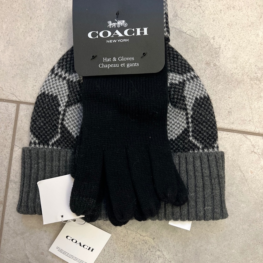 Coach hat and gloves set